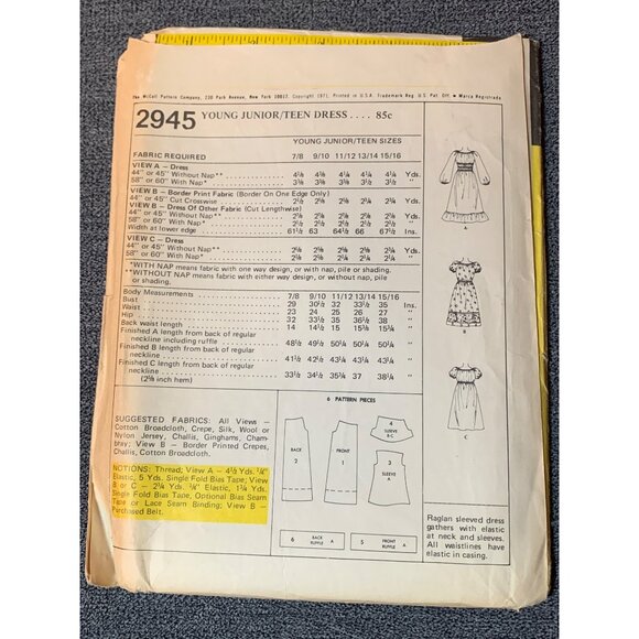 McCalls 2945 Vintage 1971 Sewing Pattern Junior/Teen Dress Sizes 9/10 uncut - Picture 2 of 2